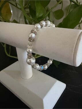 Vintage White Pearl & Crystal Accent Stretch Cocktail Bracelet